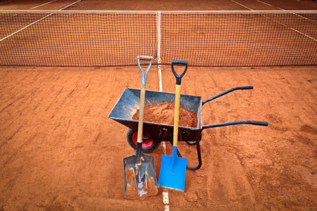 Construction d'un court de tennis à Toulon