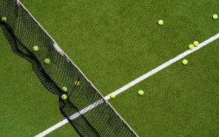 Construction d'un terrain de tennis à Saint-Raphaël