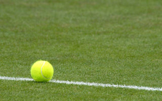 Construction d'un terrain de tennis à Saint-Raphaël