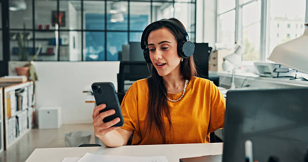 Dans un marché compétitif comme celui de Paris, créer une identité visuelle Paris est bien plus qu’une simple question de design.