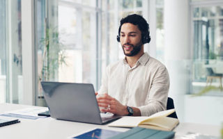 La création d’une identité visuelle demande un savoir-faire précis, alliant créativité et stratégie marketing. Les experts savent comment