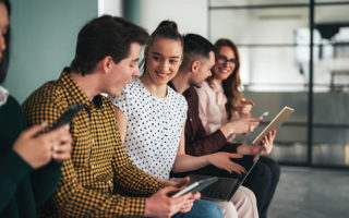 pour une entreprise souhaitant produire une vidéo corporate Lyon, il est indispensable de construire une histoire