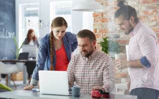 Pour une vidéo corporate Lyon, il est essentiel de comprendre que l’audience locale privilégie des contenus clairs, rapides