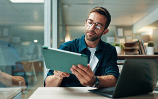 Pour qu’une boutique woocommerce Paris convertisse efficacement, elle doit avant tout reposer sur une architecture technique robuste.