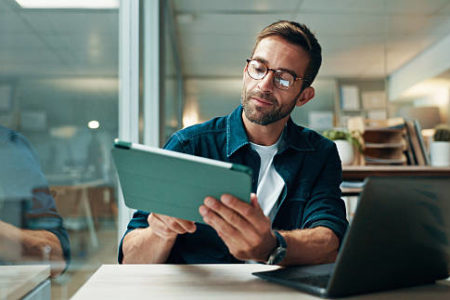 Pour qu’une boutique woocommerce Paris convertisse efficacement, elle doit avant tout reposer sur une architecture technique robuste.