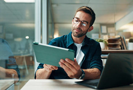 Pour qu’une boutique woocommerce Paris convertisse efficacement, elle doit avant tout reposer sur une architecture technique robuste.